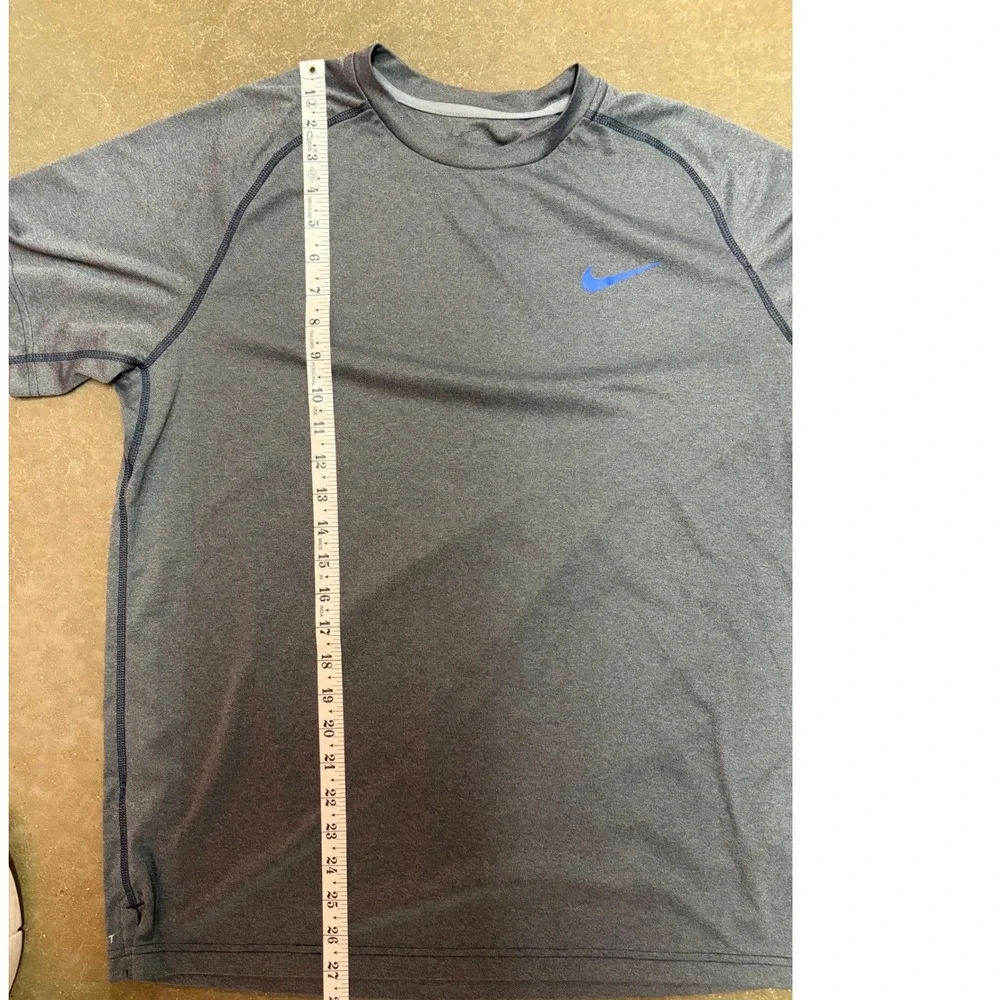Nike Dri-FIT Mens Gray Heather Short Sleeve Training T-Shirt Blue Swoosh Logo